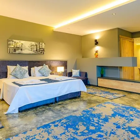 Marla - 2 Bedroom Honeymoon *