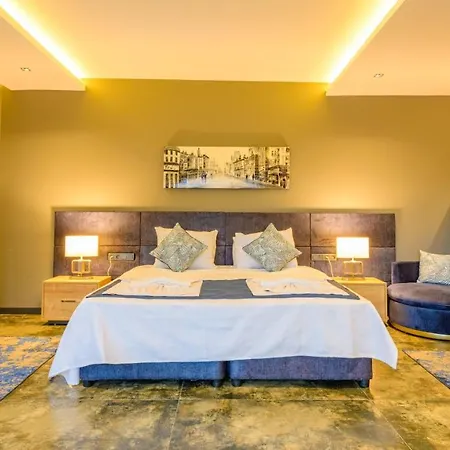 Villa Marla - 2 Bedroom Honeymoon *